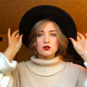 Meet your Posher, Natalie
